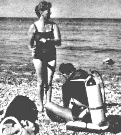 Reg Thompson preparing for a dive